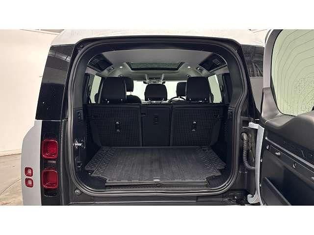 Usado Land Rover Defender 394 HP (289 kW) 2022 Prateado SUV