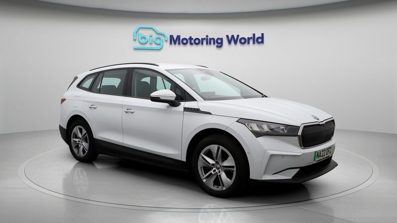 White Used 2022 Skoda Enyaq iV ecoSuite SUV | £18,800 (Fair price) - Image 1/4