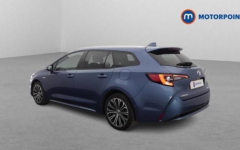 Used Toyota Corolla Design 122 HP (89 kW) 2022 Estate