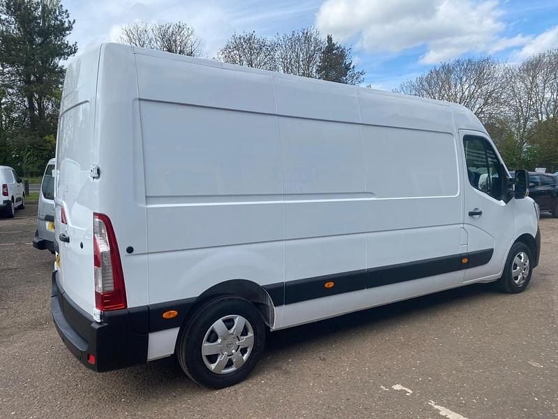 Used Renault Master Business 2023 White MPV