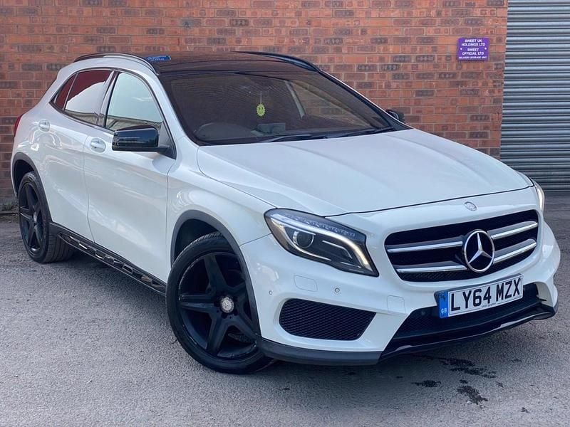 White Used 2015 Mercedes GLA220 AMG line SUV | £7,745 (Good price) - Image 1/3
