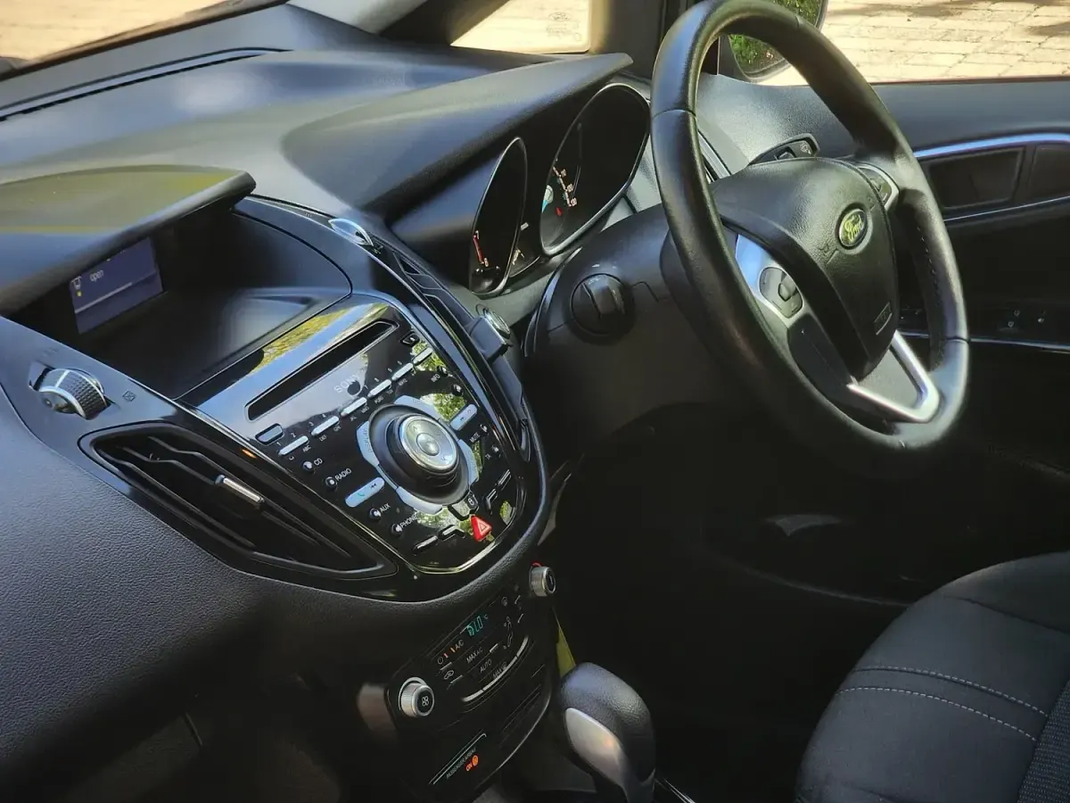 Used Ford B-MAX Titanium 105 HP (77 kW) 2016 Black MPV