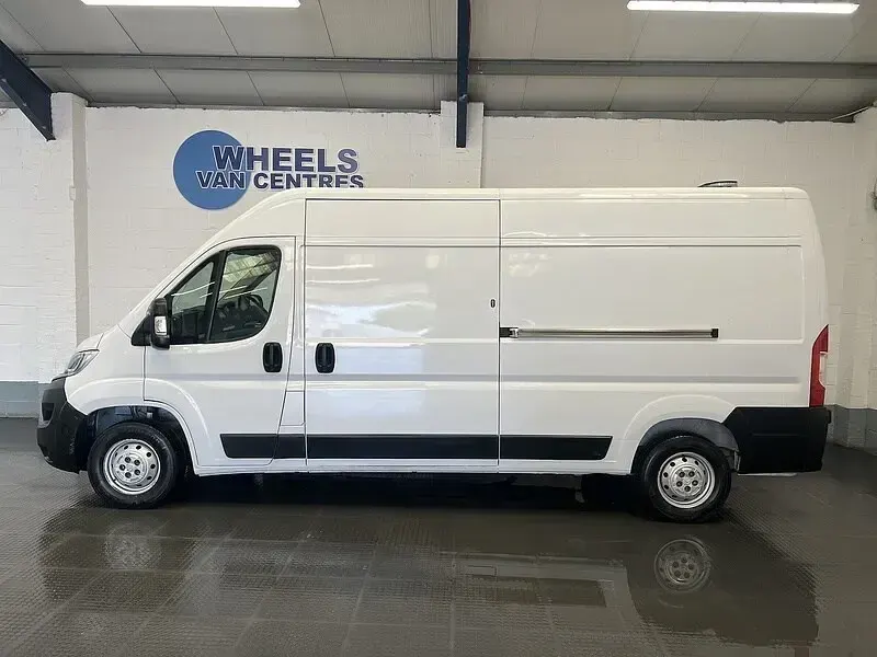 Used Citroën Relay 140 HP (102 kW) 2023 White Van