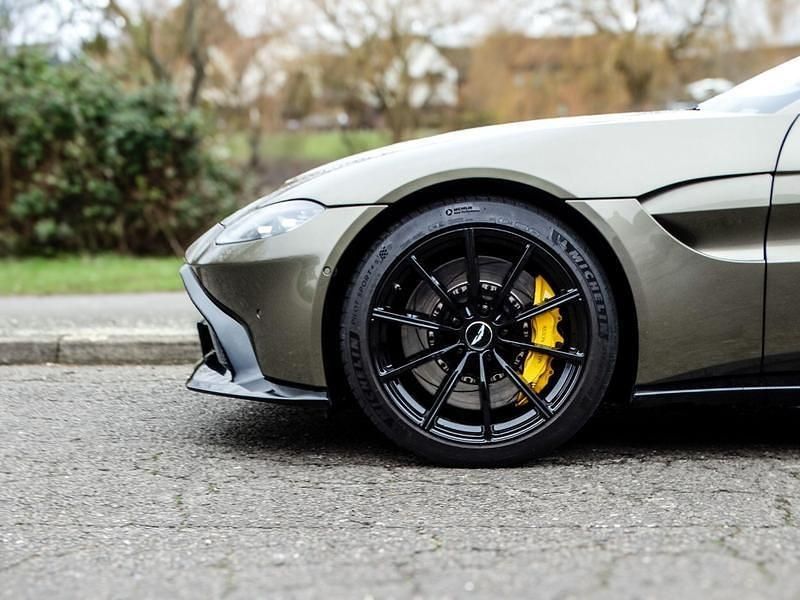 Used Aston Martin V8 Vantage 510 HP (375 kW) 2019 Green Coupe