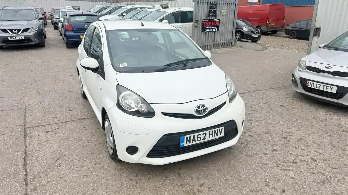 Used Toyota Aygo 2012 White Hatchback