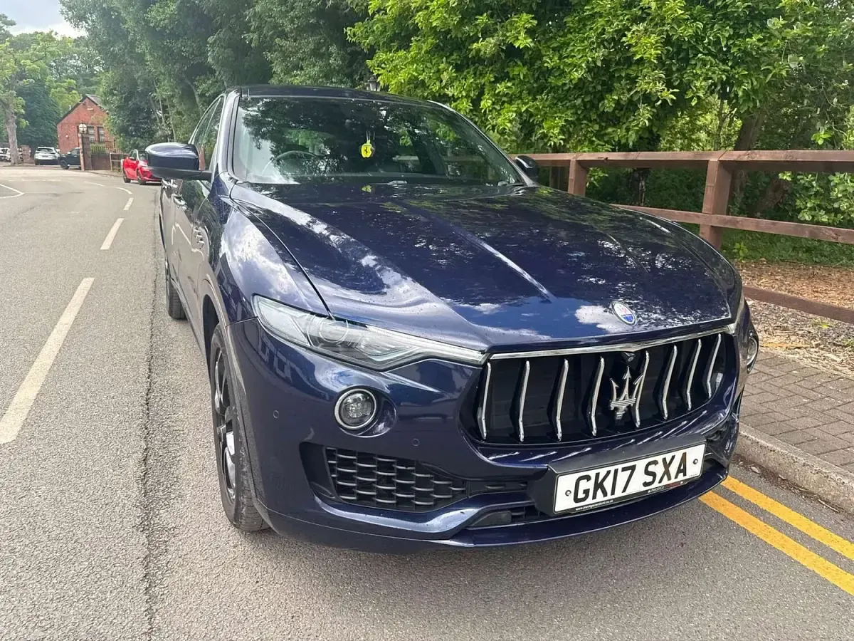 Used Maserati Levante 275 HP (202 kW) 2017 Blue SUV
