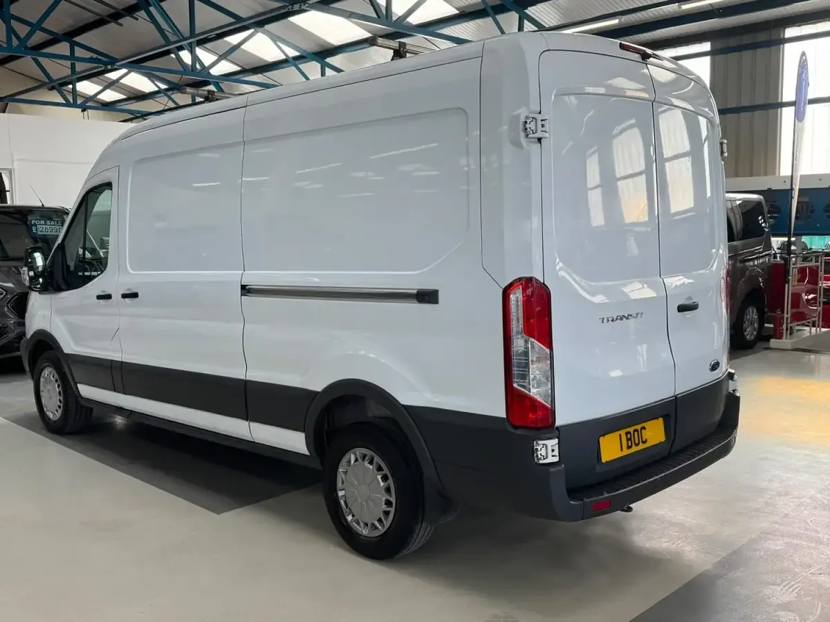 Used Ford Transit 125 HP (91 kW) 2016 White Van