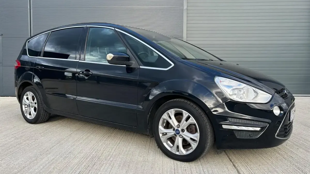 Używany Ford S-MAX Titanium 2015 Czarny Minivan