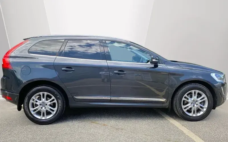 Used Volvo XC60 SE Lux 220 HP (161 kW) 2017 SUV