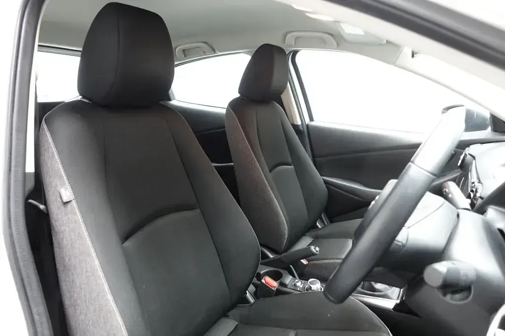 Usado Mazda 2 Center-Line 75 HP (55 kW) 2024 Branco Citadino