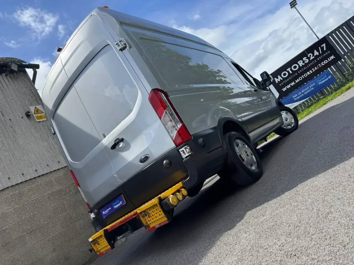 Used Ford Transit 155 HP (114 kW) 2015 Silver Van