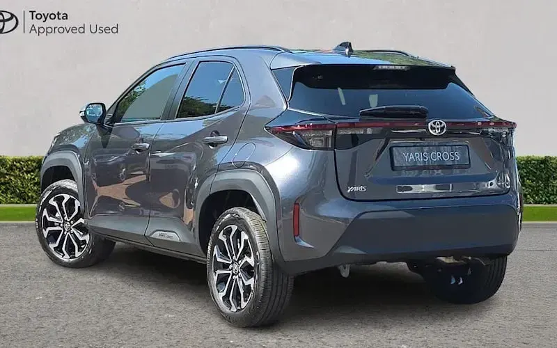 New Toyota Yaris Hybrid Design 116 HP (85 kW) 2026 Estate