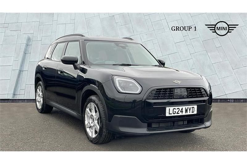 Midnight black ii Used 2024 Mini Countryman Classic SUV | £27,995 (Fair price) - Image 1/4