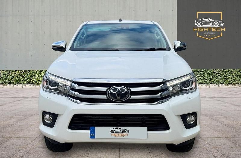 Used Toyota HiLux 2019 White Pickup