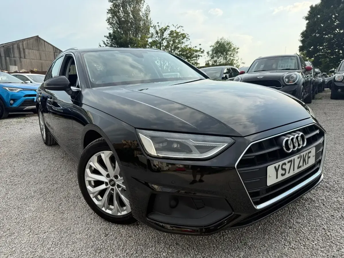 Used Audi A4 Comfort 150 HP (110 kW) 2022 Black Estate
