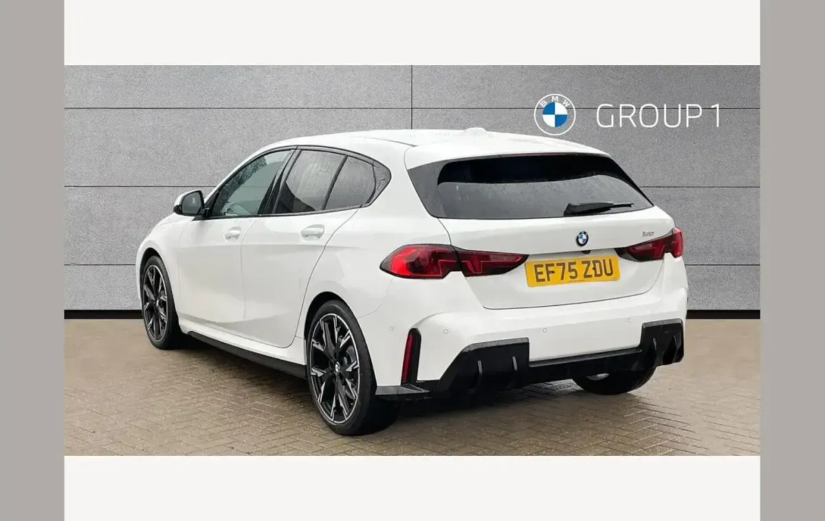 Usado BMW 120 M Sport 154 CV (113 kW) 2026 Blanco Utilitario