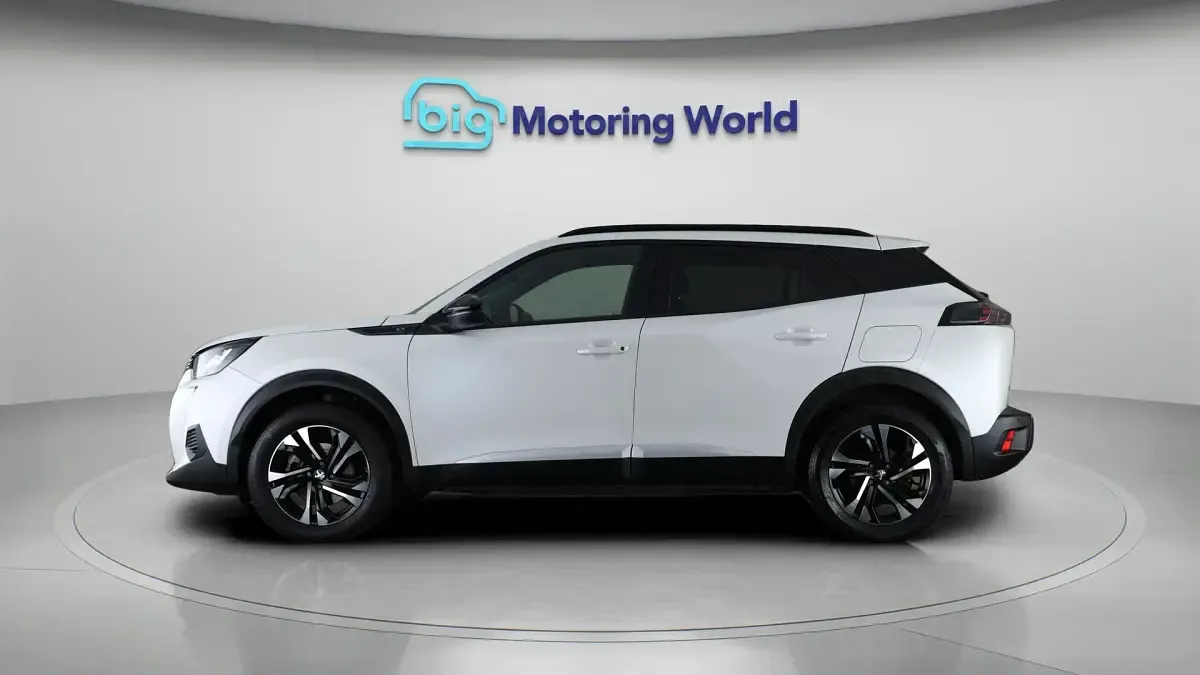 Used Peugeot e-2008 Allure+ 100 kW (136 HP) 2023 SUV