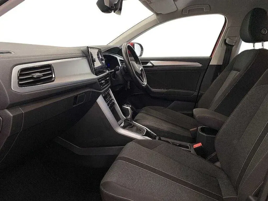 Used VW T-Roc Life 150 HP (110 kW) 2023 Red SUV