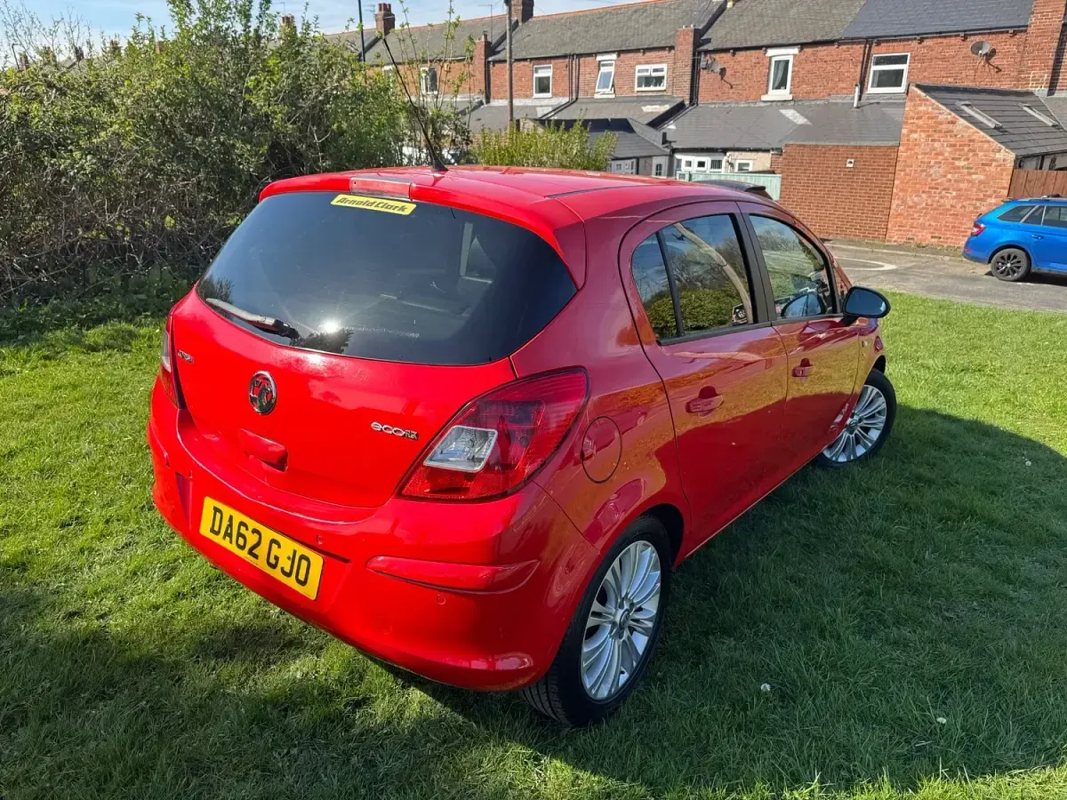 Used Vauxhall Corsa 95 HP (69 kW) 2012 Red Hatchback