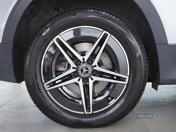 Usado Mercedes EQB300 AMG line 167 kW (228 HP) 2023 Prateado SUV