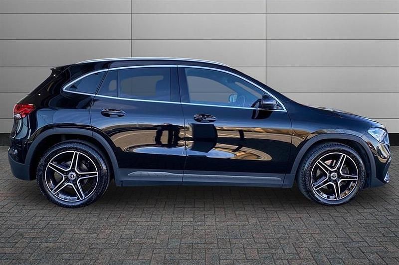 Used Mercedes GLA200 Executive 163 HP (119 kW) 2023 Cosmos black SUV