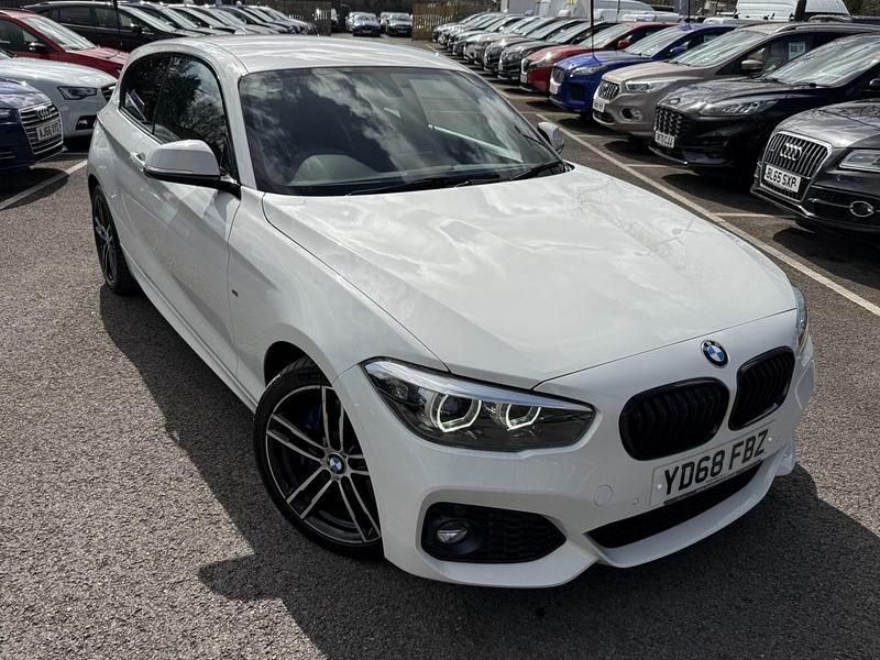 Begagnad BMW 120 M Sport 2018 Vit Halvkombi