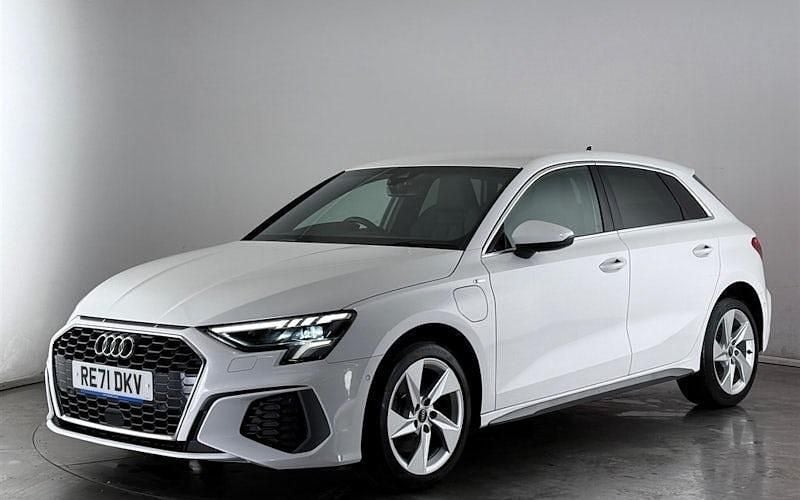 Used Audi A3 Sportback e-tron S-Line 204 HP (150 kW) 2025 Hatchback