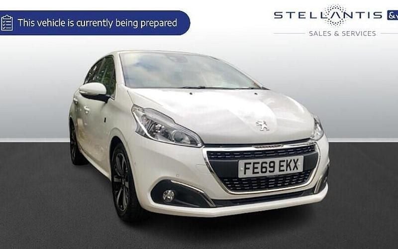 Used 2019 Peugeot 208 Hatchback | £9,181 (Fair price) - Image 1/1