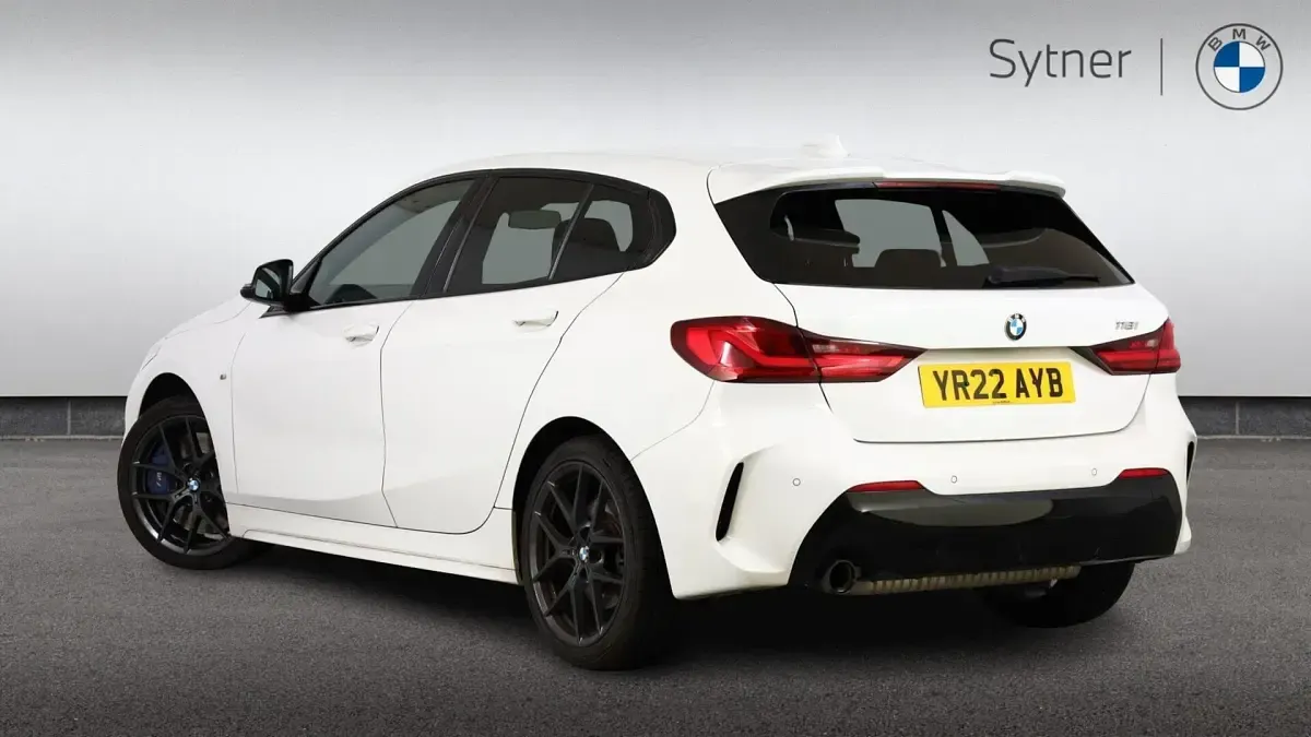 Used BMW 118 M Sport 134 HP (98 kW) 2022 White Hatchback