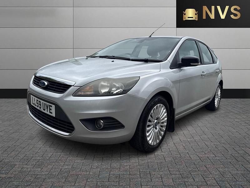 Used Ford Focus Titanium 125 HP (91 kW) 2009 Silver Hatchback