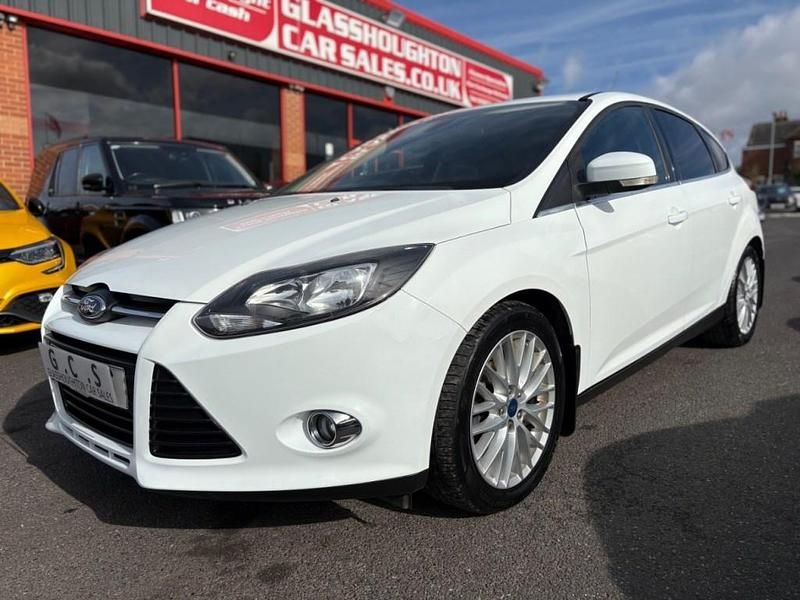 White Used 2013 Ford Focus Zetec Hatchback | £5,990 (Fair price) - Image 1/4