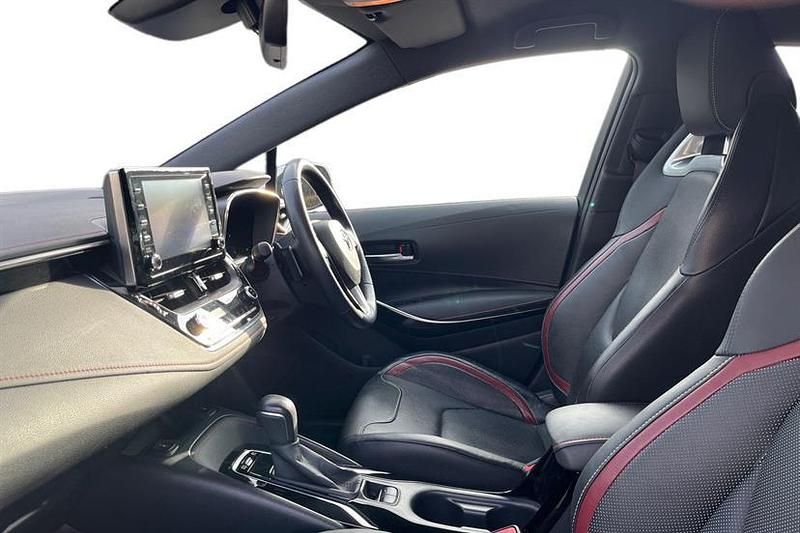 Used Toyota Corolla 184 HP (135 kW) 2020 Sterling silver Hatchback