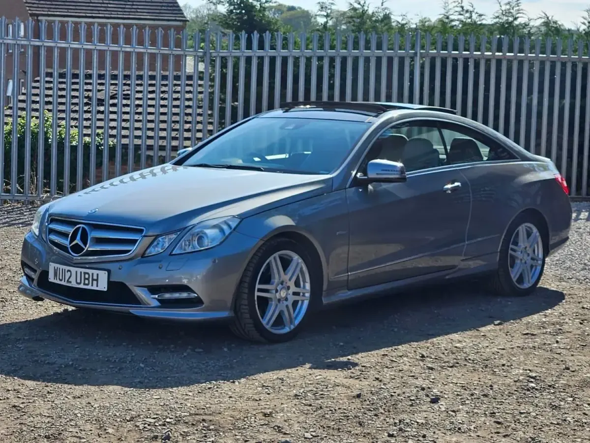 Usado Mercedes E350 265 HP (194 kW) 2012 Prateado Coupé