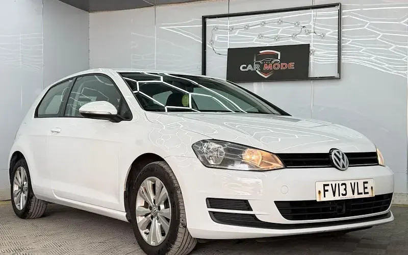 Used VW Golf VII SE 125 HP (91 kW) 2013 White Hatchback