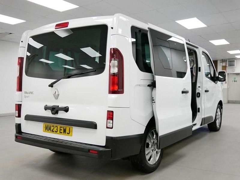 Used Renault Trafic 170 HP (125 kW) 2023 White MPV