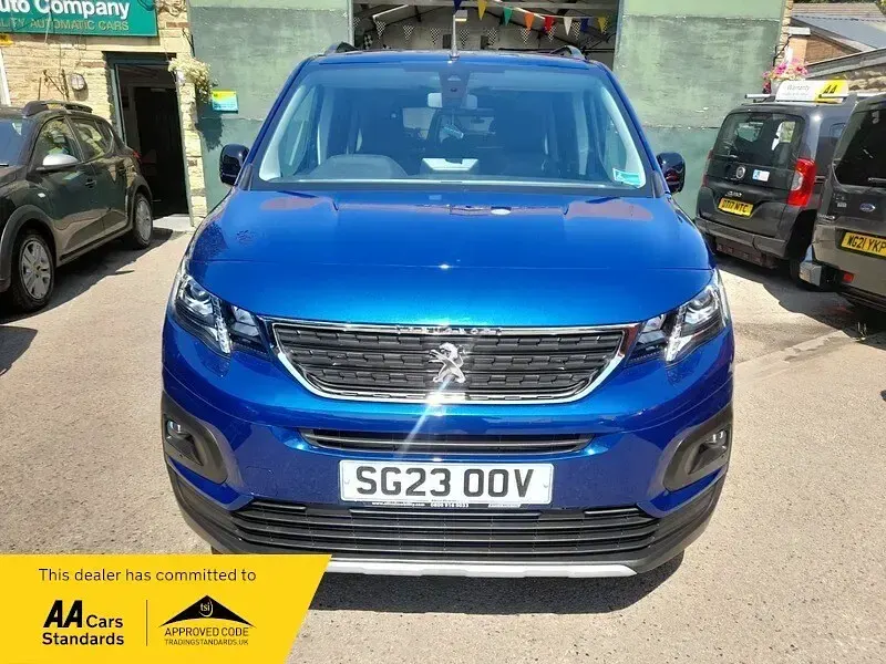 Used Peugeot Rifter Allure 131 HP (96 kW) 2023 Blue MPV