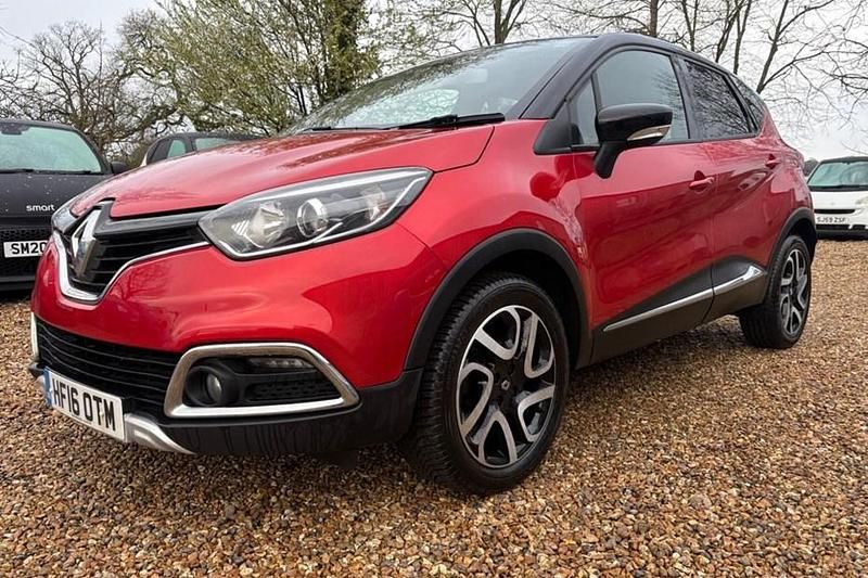Used Renault Captur Signature 90 HP (66 kW) 2016 Red/black SUV