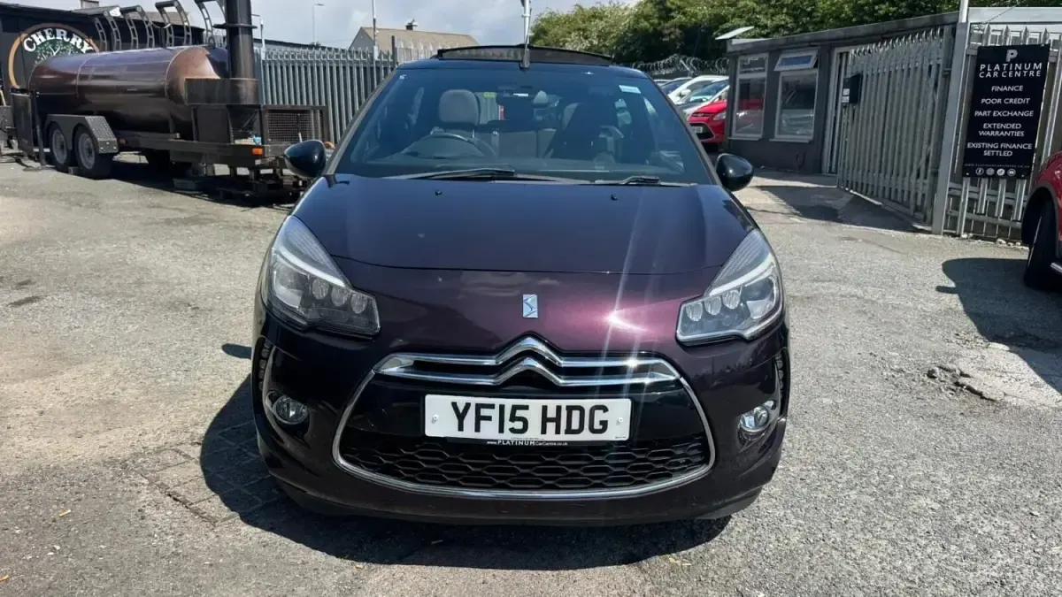 Używany Citroën DS3 Cabriolet 2015 Purpurowy Kabriolet