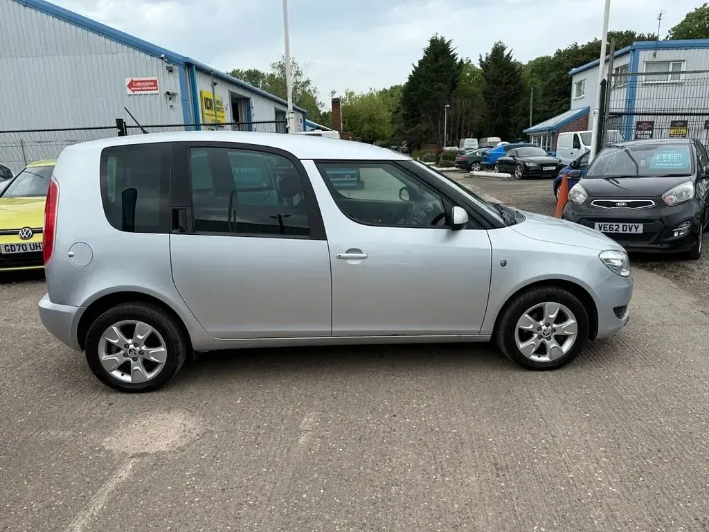Used Skoda Roomster SE 105 HP (77 kW) 2015 Silver MPV