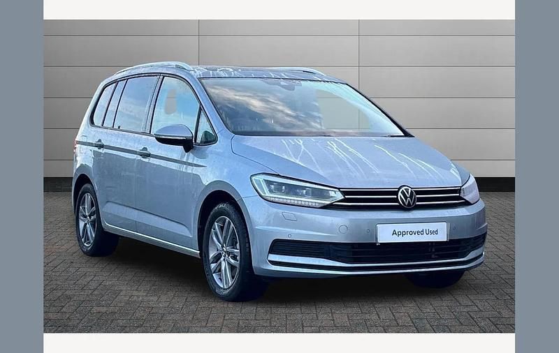 Used VW Touran Match 150 HP (110 kW) 2025 Silver MPV
