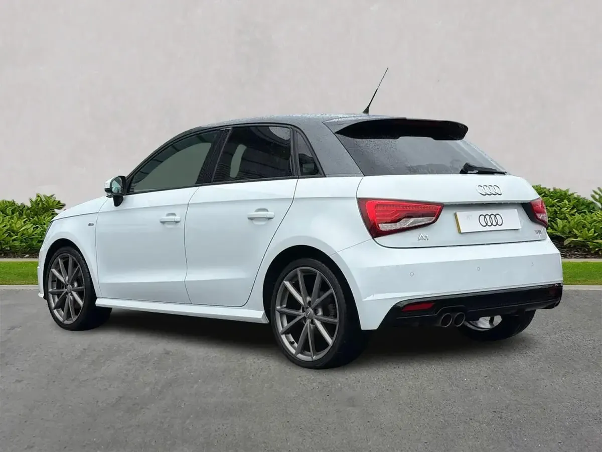 Used Audi A1 Black Edition 123 HP (90 kW) 2018 White Hatchback