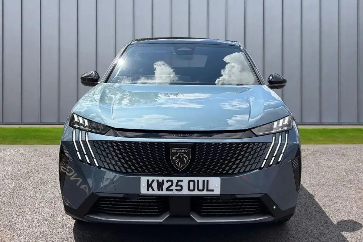 Used Peugeot 3008 GT 134 HP (98 kW) 2025 Blue SUV