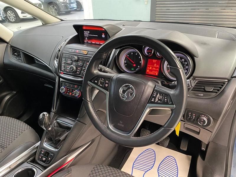Used Vauxhall Zafira Tourer S 136 HP (100 kW) 2015 Blue MPV