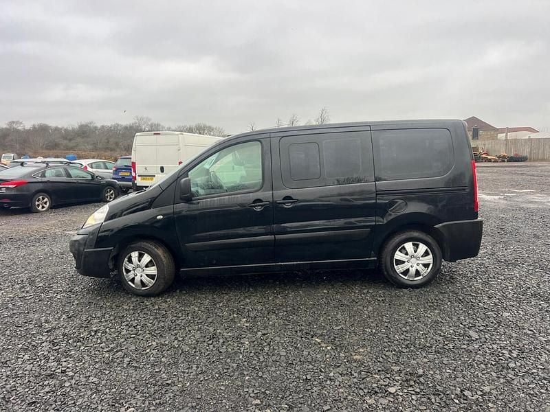 Begagnad Peugeot TePee Comfort 2014 Svart Minibuss