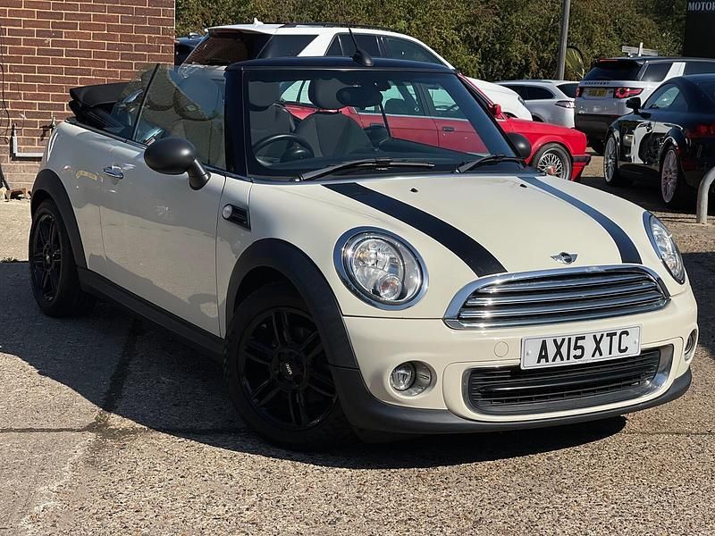 White Used 2015 Mini ONE Hatchback | £5,299 (Good price) - Image 1/4