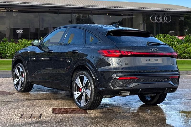 New Audi Q5 Sportback S-Line 204 HP (150 kW) 2025 Black SUV