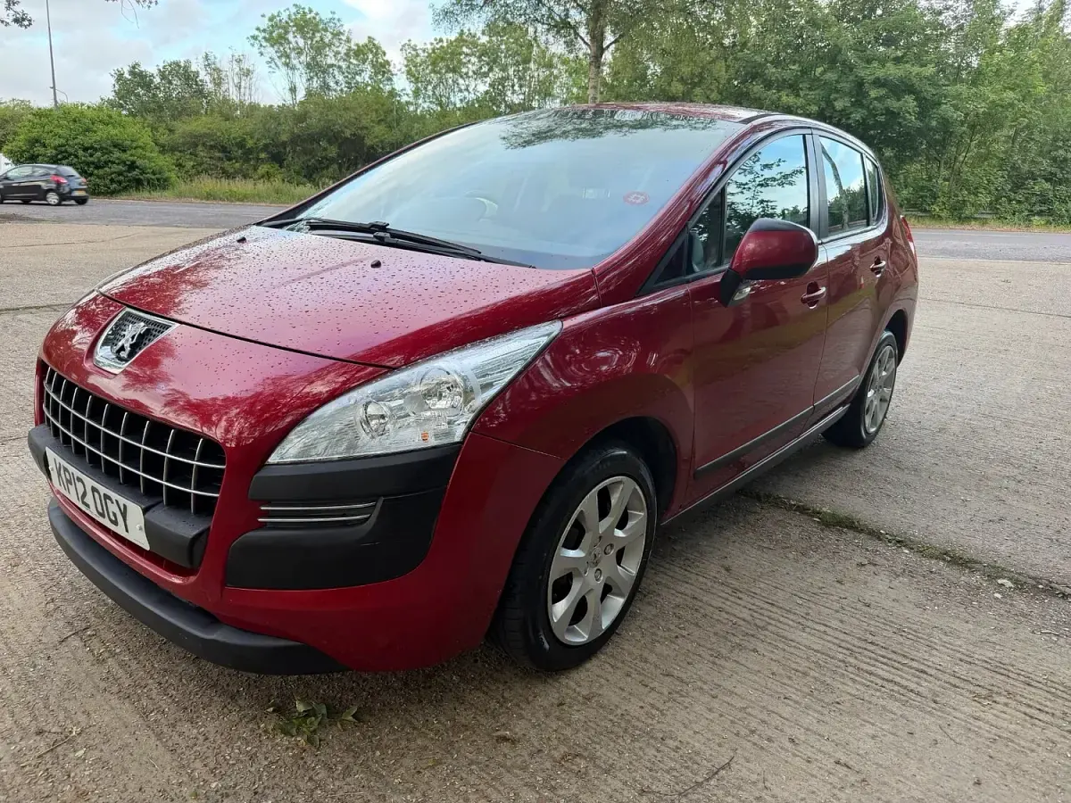 Used Peugeot 3008 Access 112 HP (82 kW) 2012 Red Estate