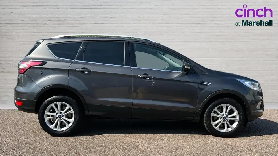 Używany Ford Kuga Titanium 120 KM (88 kW) 2017 Szary SUV