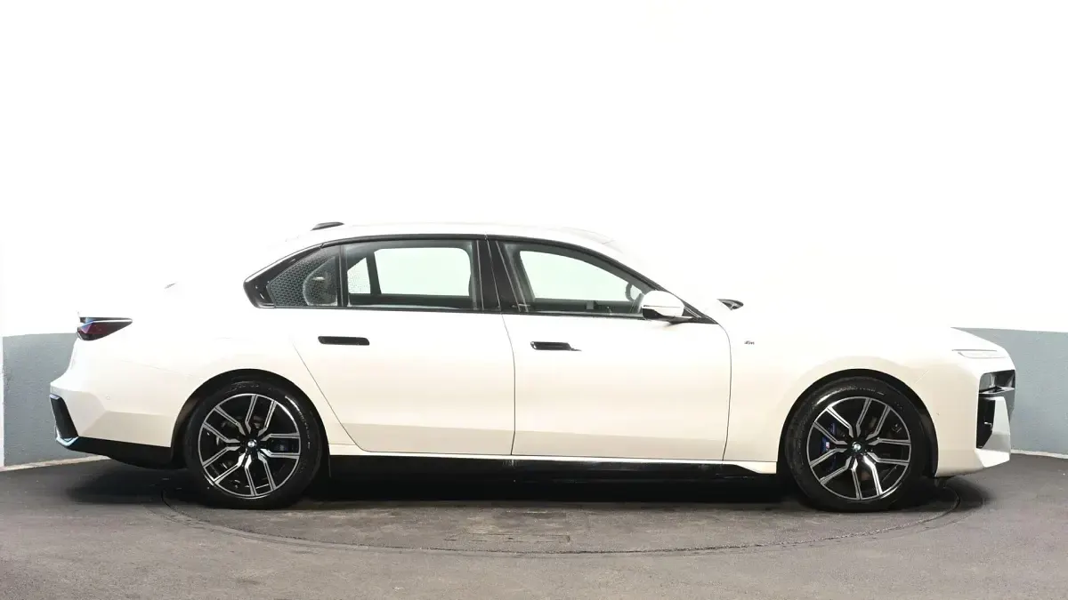 Used BMW i7 M Sport 330 kW (449 HP) 2024 White Sedan