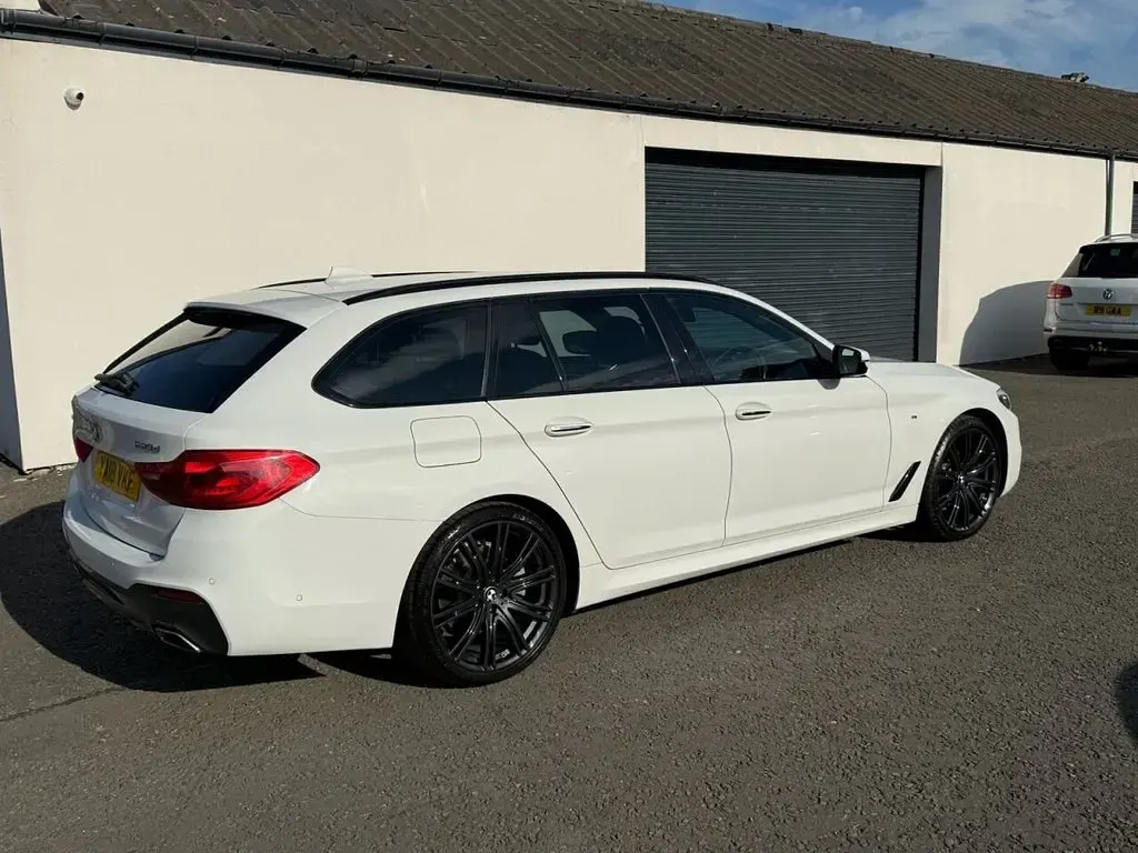 Used BMW 520 M Sport 190 HP (139 kW) 2018 White Estate